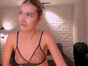 Stripchat Nude Webcam of NiaSalvatore