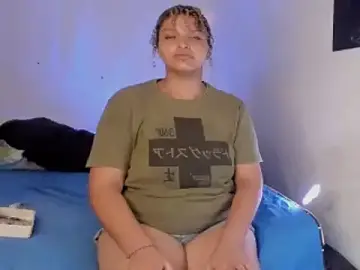 Stripchat Free Porn Cam of chloe_kisses