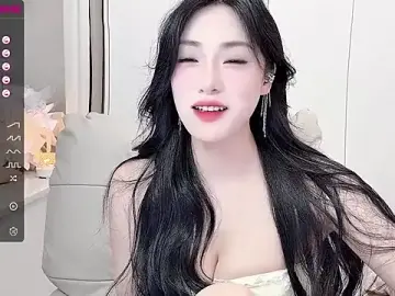 Stripchat Live Sex Cam of uuxiaocai