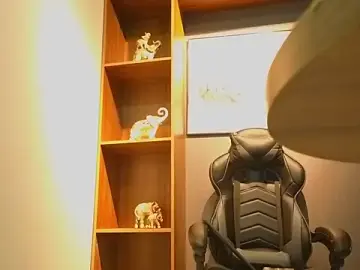 Stripchat Sex Cam of Alahia_Rodriguez