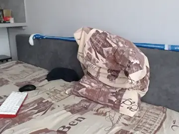 Stripchat Live Sex Cam of Student_Oliver