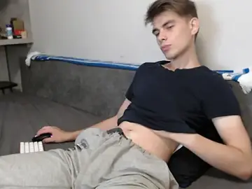 Stripchat Live Sex Cam of Student_Oliver