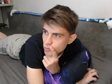 Stripchat Free Porn Cam of Student_Oliver
