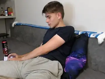 Stripchat Live Sex of Student_Oliver