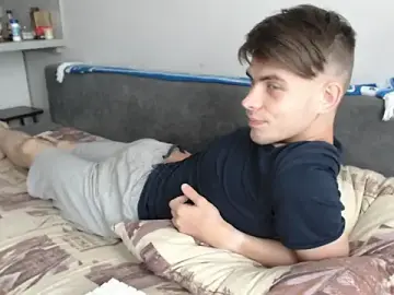 Stripchat Free Live Porn of Student_Oliver