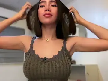 Stripchat Free Porn Cam of GenesisCastillano