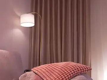 Stripchat Live Sex Cam of pauline__7