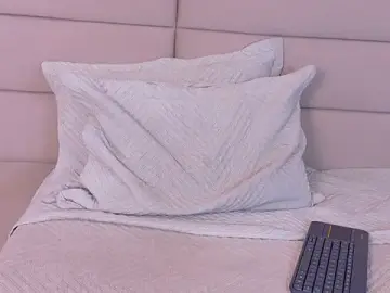 Stripchat Adult Webcam of ZoehAngel