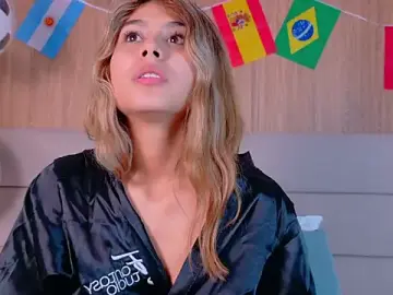 Stripchat Live Sex Cam of ZoehAngel