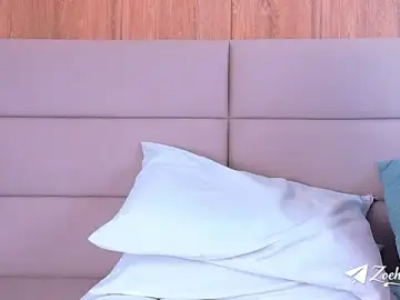 Stripchat Watch Live Sex Cams of ZoehAngel