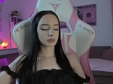 Stripchat Best Webcam of flora_off