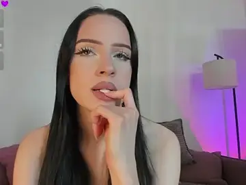 Stripchat Live Sex Cam of flora_off
