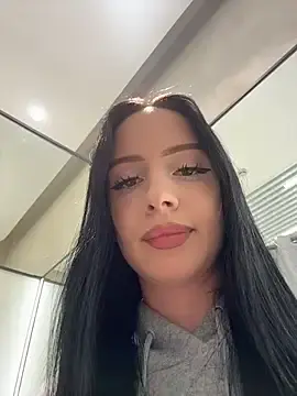 Stripchat Live Sex Cam of flora_off