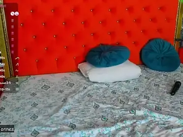 Stripchat Free Porn Cam of VallerieJones