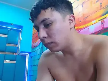 Stripchat Nude Webcam of tommyxpamela77