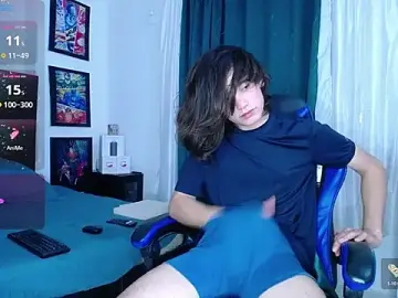 Stripchat Free Porn Cam of andyboy-