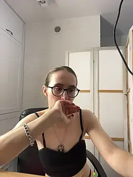 Stripchat Watch Live Sex Cams of MartiniiSelenna