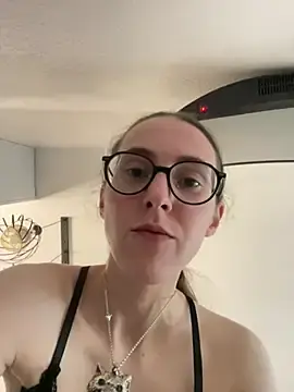 Stripchat Watch Live Sex Cams of MartiniiSelenna