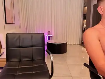 Stripchat Free Porn Cam of TommyTiffany