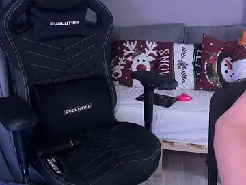 Stripchat Free Porn Cam of cutemilana_sexwife