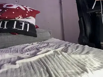 Stripchat Free Porn Cam of cutemilana_sexwife