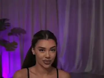 Stripchat Live Sex Cam of NatyDesiree