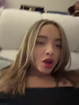 Stripchat Live Sex Cam of Irina_Grant