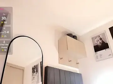 Stripchat Free Porn Cam of hollyprincess_2