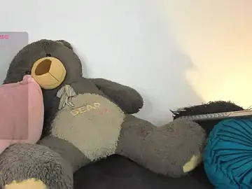 Stripchat Watch Live Sex Cams of hollyprincess_2