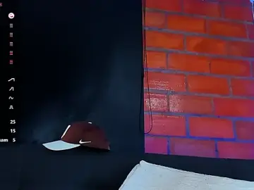 Stripchat Live Sex Cam of vanegas_luis