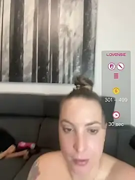 Stripchat Free Porn Cam of LiliMorganxxx