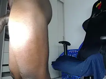 Stripchat Best Webcam of MAXJONES_2