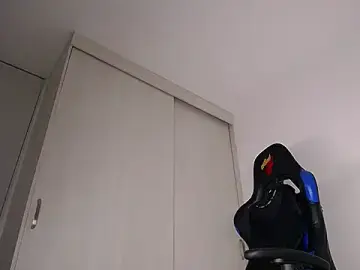 Stripchat Watch Live Sex Cams of MAXJONES_2