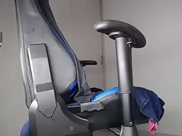 Stripchat Watch Live Sex Cams of MAXJONES_2