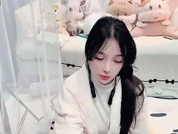 Stripchat Live Sex Cam of AKiKi711