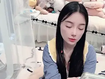 Stripchat Live Sex Cam of AKiKi711