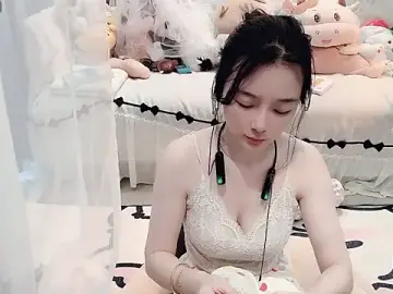 Stripchat Live Sex Cam of AKiKi711