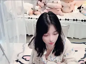 Stripchat Sex Cam of AKiKi711