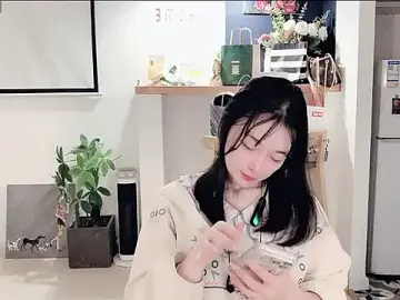 Stripchat Live Sex Cam of AKiKi711