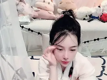 Stripchat Sex Cam of AKiKi711