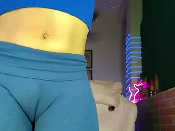 Stripchat Free Porn Cam of Isa_Violet