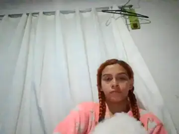 Stripchat Live Sex Cam of Sarabubbie