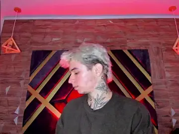 Stripchat Best live sex cam show of Ian_Castillo_