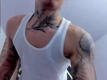 Stripchat Adult Webcam of Ian_Castillo_