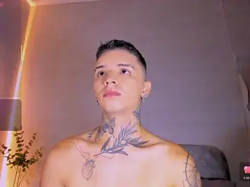 Stripchat Live Porn of Ian_Castillo_