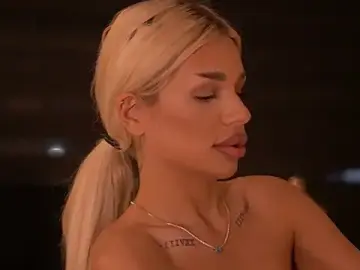 Stripchat Sex Cam of Candy_Ivy