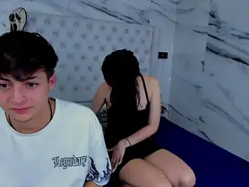 Stripchat Nude Webcam of Ari_and_Storm