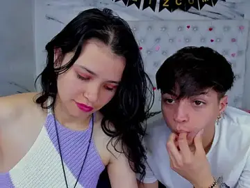 Stripchat Adult Webcam of Ari_and_Storm