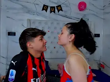 Stripchat Nude Webcam of Ari_and_Storm