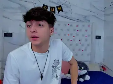 Stripchat Nude Webcam of Ari_and_Storm